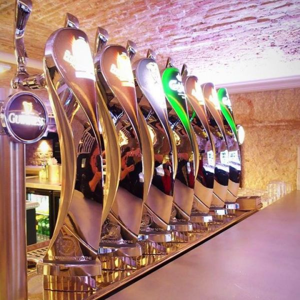 Restaurants cuisine lyonnaise aux Docks de Marseille O'piers