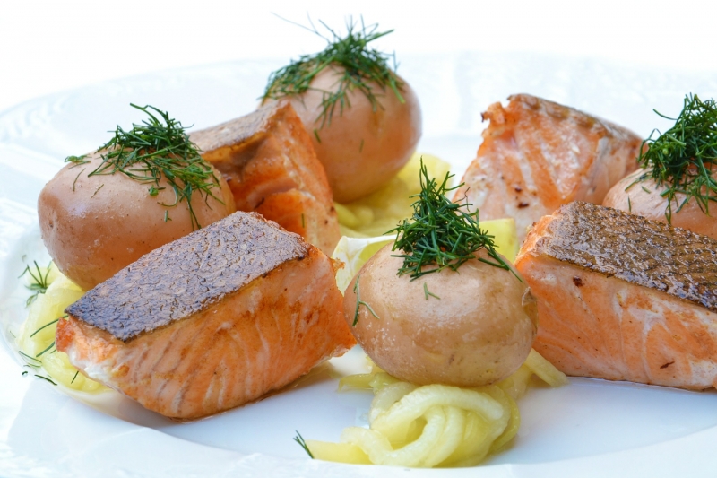 Restaurant avec terrasse sur le Vieux-Port de Marseille