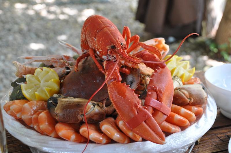 Restaurant fruit de mer ouvert le soir pour déguster un plateau de coquillages à Marseille 7ème - Au Mistralou